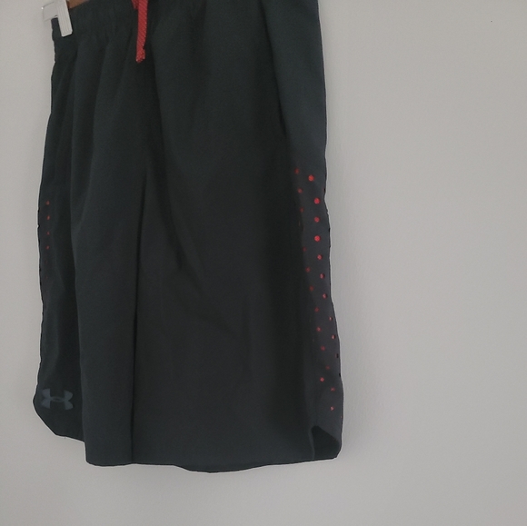 Under Amour Black Basketball Short Youth L - Picture 2 of 4